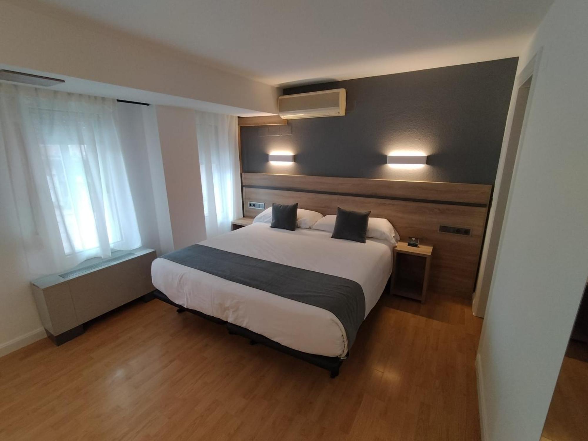 Hostal Alda Palencia Plaza Ngoại thất bức ảnh