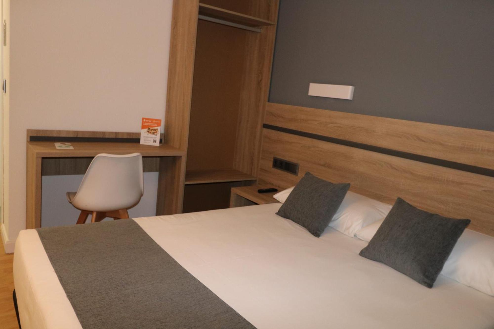 Hostal Alda Palencia Plaza Ngoại thất bức ảnh