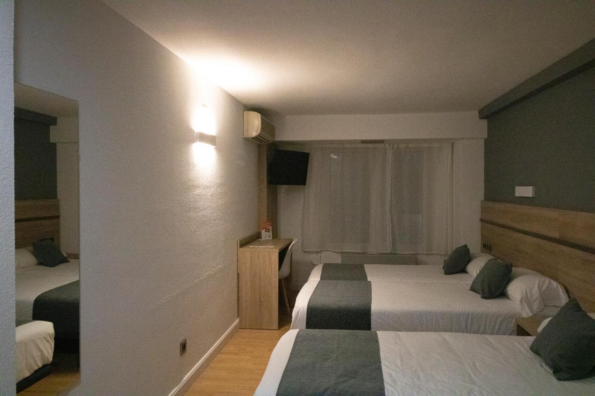 Hostal Alda Palencia Plaza Ngoại thất bức ảnh